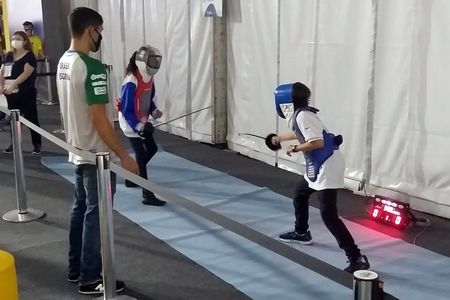 Em mais uma ação de divulgação da modalidade, esgrima é um dos esportes de demonstração nos Jogos Escolares Brasileiros