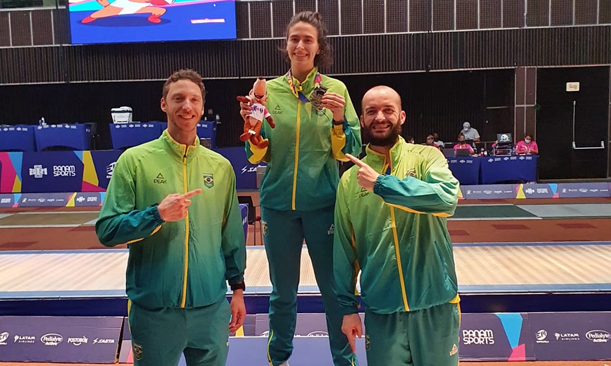 É OURO! Victoria Vizeu é a primeira esgrimista brasileira a conquistar o título dos Jogos Pan-Americanos Júnior