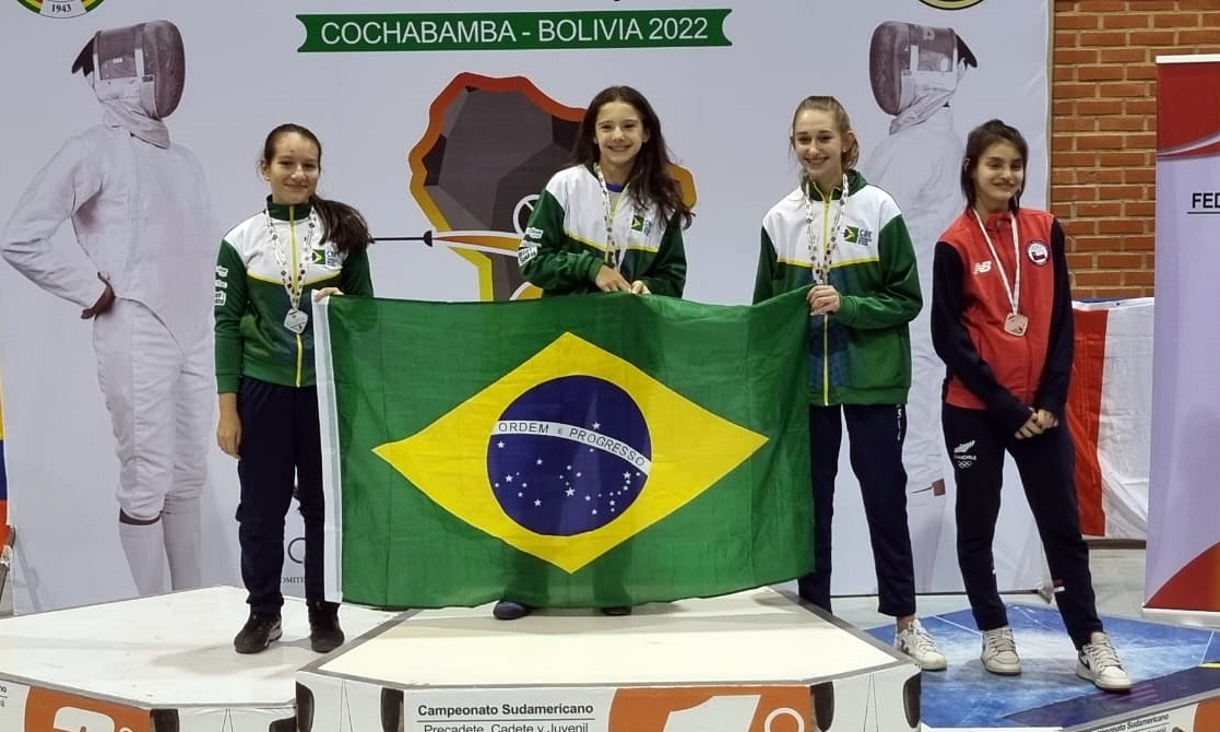 Esgrima brasileira fatura nove medalhas no primeiro dia do Campeonato Sul-Americano em Cochabamba