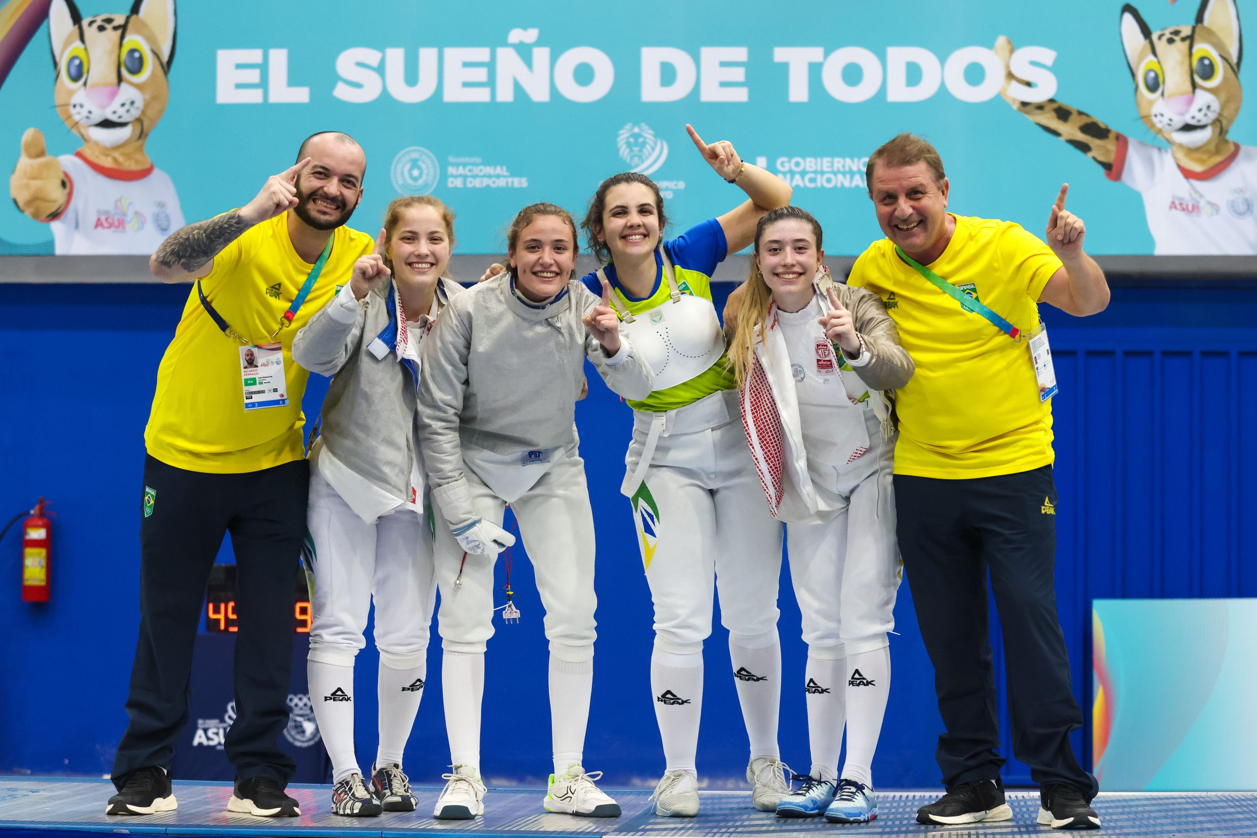 Sabre feminino é ouro no encerramento da esgrima nos Jogos Sul-Americanos