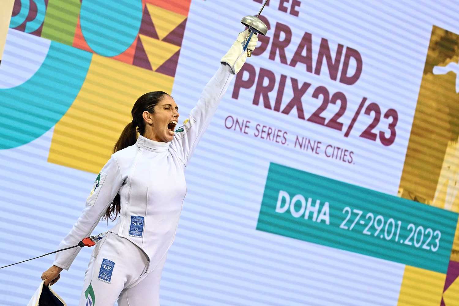 A CAMPEÃ VOLTOU! Nathalie Moellhausen faz campanha espetacular e conquista invicta o GP de Doha