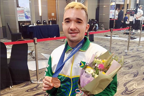 Kevin Damasceno conquista medalha de bronze no Campeonato Mundial Sub-23 de Paraesgrima