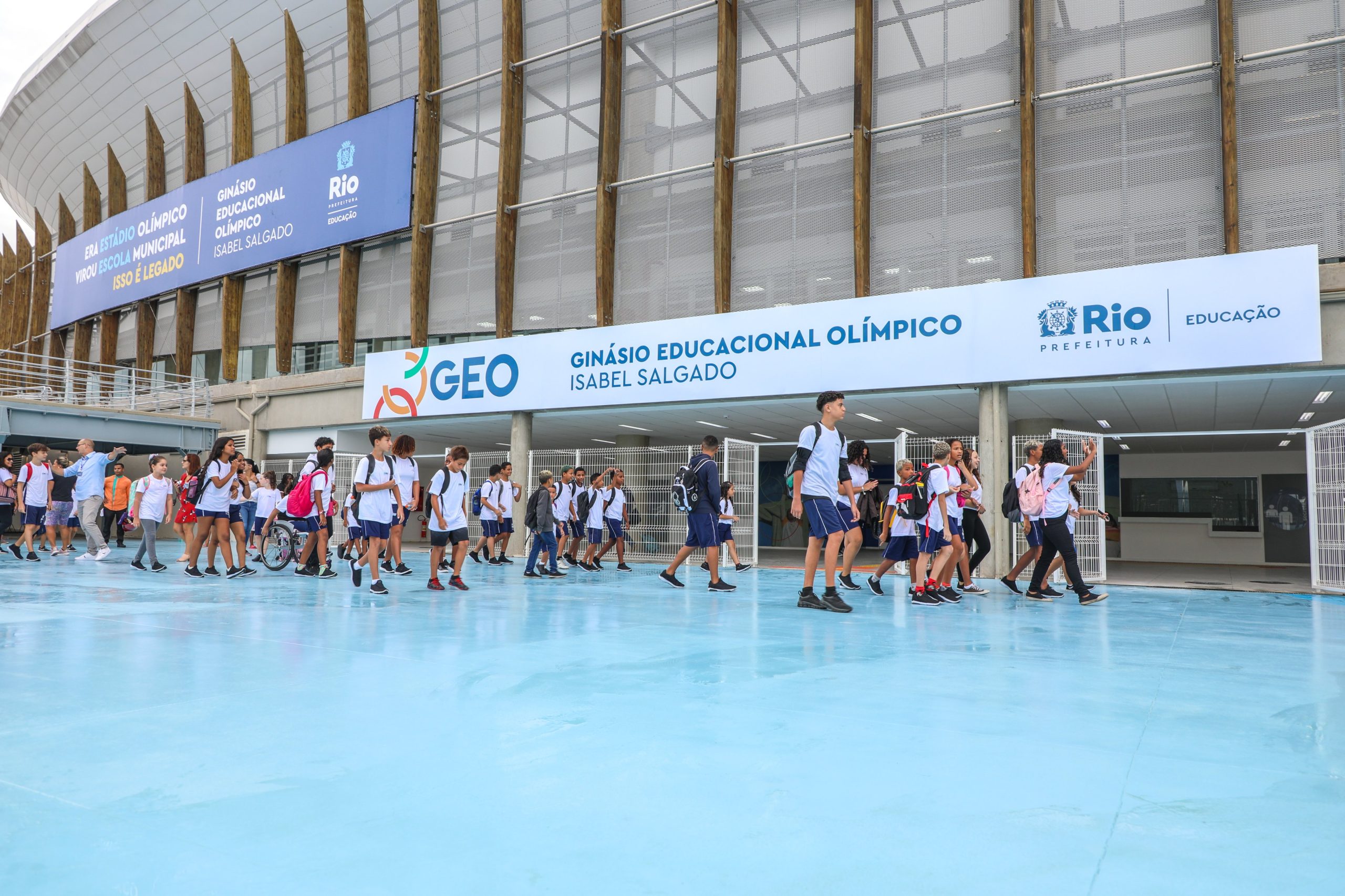 Esgrima integra o binômio educação-esporte do Ginásio Educacional Olímpico Isabel Salgado