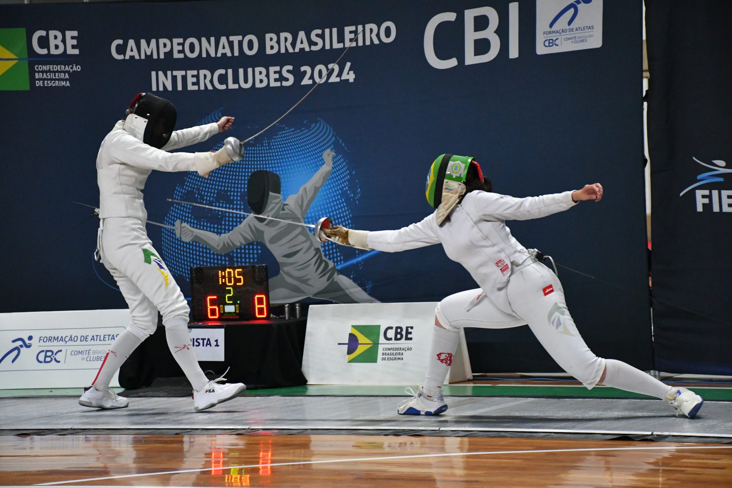 Espadista Victoria Vizeu e equipes paulistas de sabre masculino e florete feminino faturam ouro no Campeonato Brasileiro