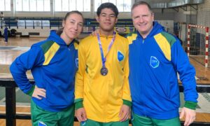 Álvaro Kalleby conquista a medalha de prata no florete masculino na Gymnasiade 2025