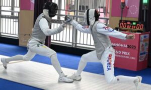 Dominic de Almeida no Grand Prix de florete em Xangai