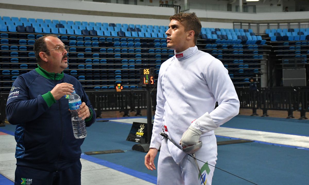 Alexandre Camargo conquistou sua terceira medalha de bronze em competições continentais na espada masculina