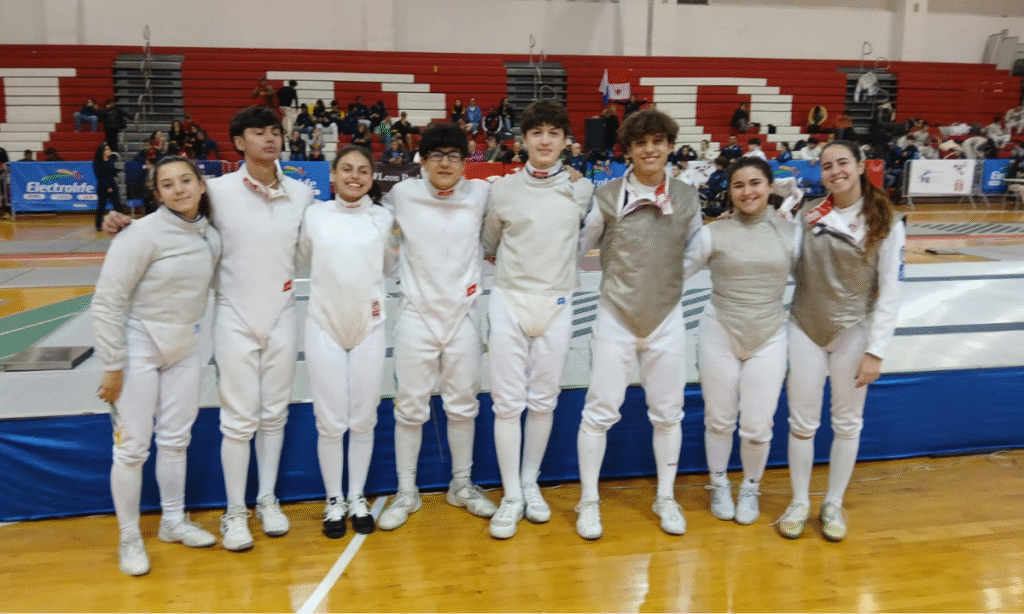 Equipes masculina e feminina do sabre no Campeonato Sul-Americano Juvenil de 2025