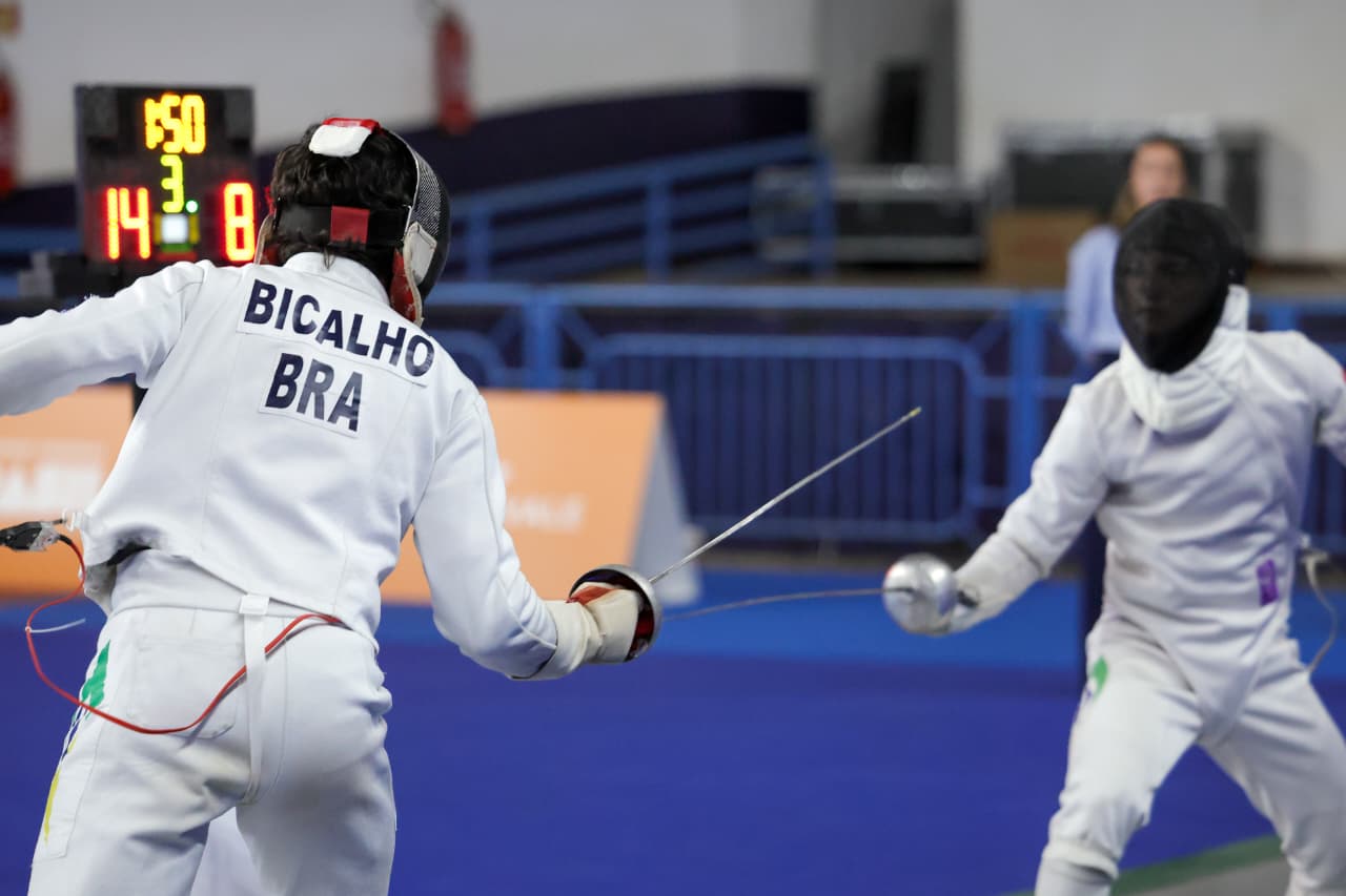 Bernardo Bicalho é campeão dos Jogos da Juventude em Brasília na espada masculina