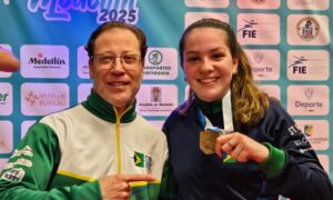 Laura Correa, ouro na espada