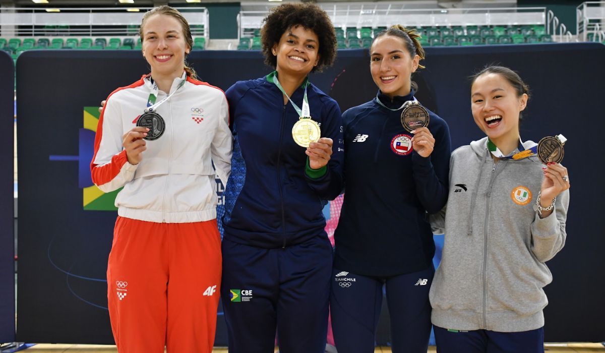 Bia Bulcão é campeã do Torneio Satélite do Rio de Janeiro de florete feminino e volta para o top-50 do ranking mundial