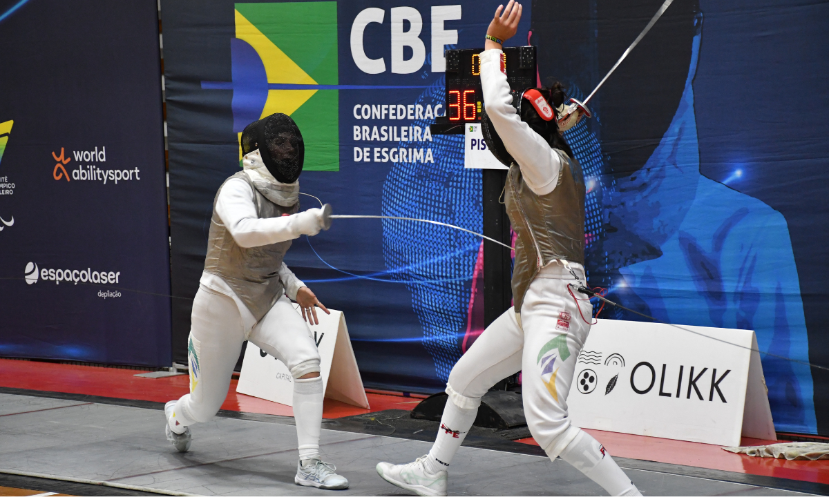 Mariana Pistoia em etapa do Campeonato Brasileiro de Esgrima