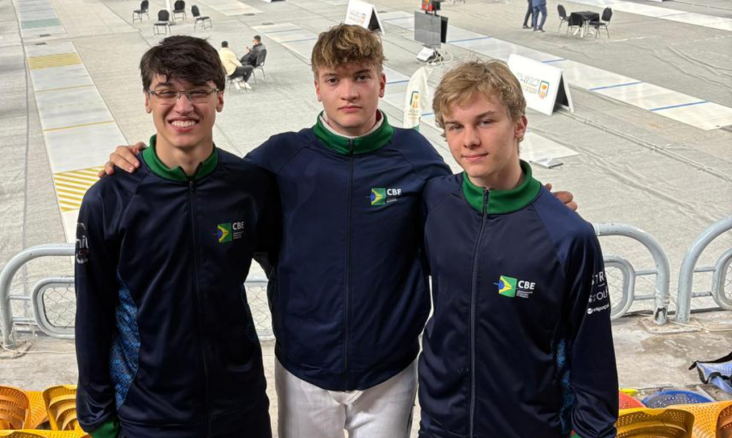 Matheus Brandt, Pedro Hopfer e Matheus Souza duramte a Etapa do Cairo da Copa do Mundo Júnior de Espada