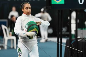 Giulia Santos no Mundial Cadete e Juvenil de esgrima no Rio de Janeiro (Eva Pavía/BizziTeam/FIE)